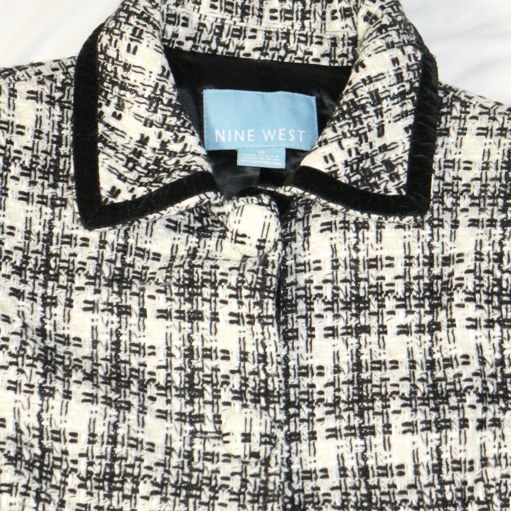 NINE WEST Black/White Patterned Long Coat Sz 12 US - Picture 4 of 16